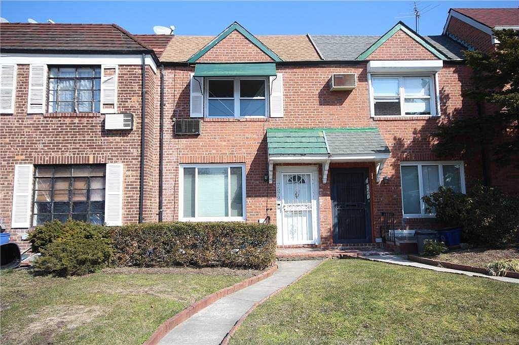 7579 Utopia Pkwy Flushing Ny 11366 Zillow