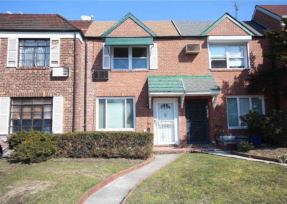 7579 Utopia Pkwy Flushing Ny 11366 Zillow