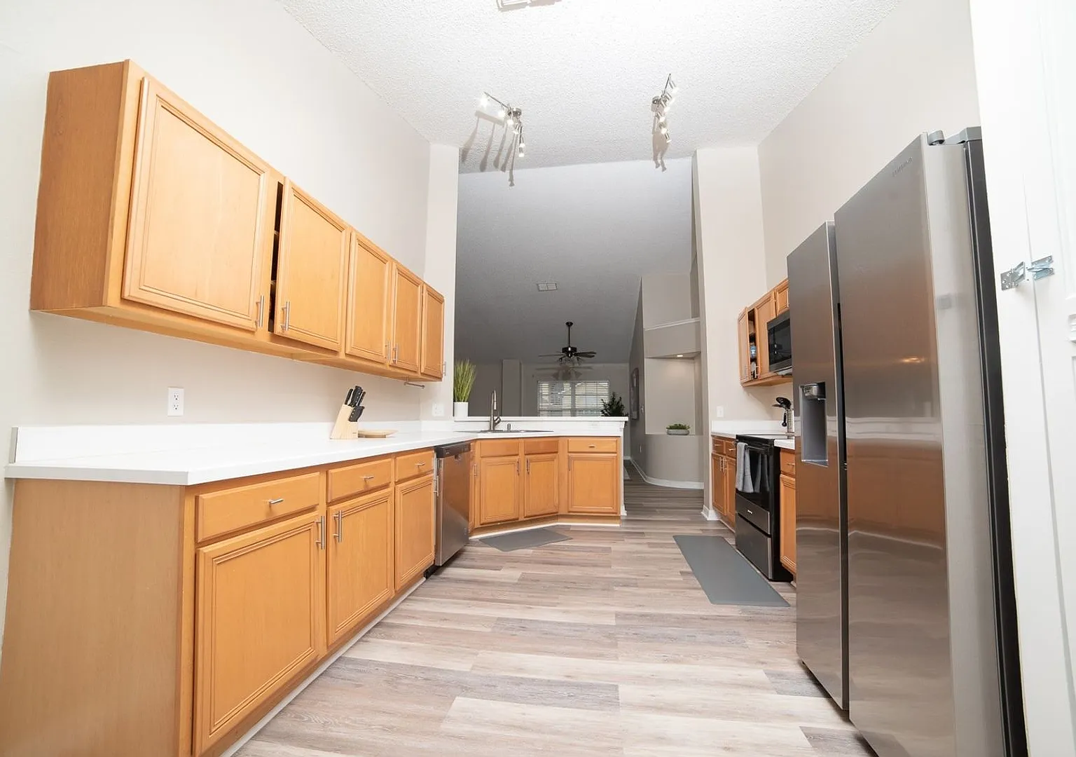 Charming 4BR House in Kissimmee — Photo 4