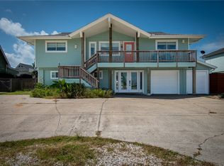 20 Mazatlan Dr, Rockport, TX 78382