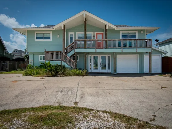 20 Mazatlan Dr, Rockport, TX 78382
