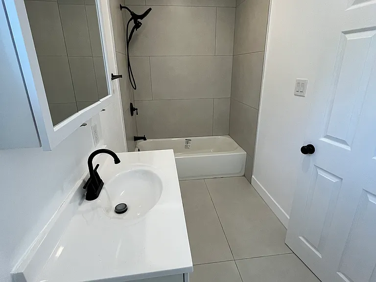2655 Parkway Dr — Photo 4