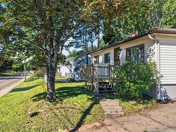 4th image of 284 Whitepine Rd