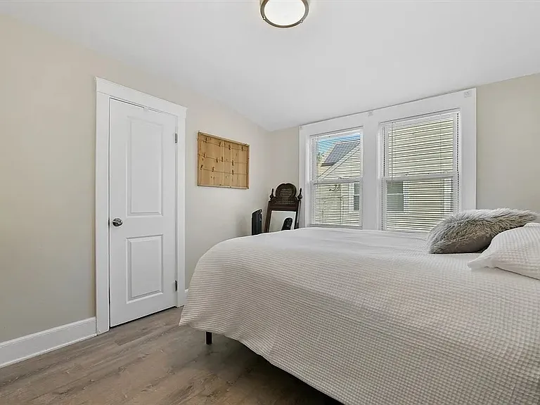 65-67 Lawn Ave #2 — Photo 6