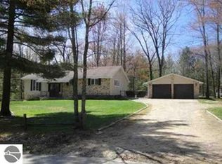 11076 Hillcrest Blvd NE, Kalkaska, MI 49646