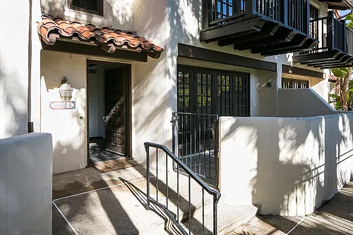 8652 Villa La Jolla Dr #4 Photo 1