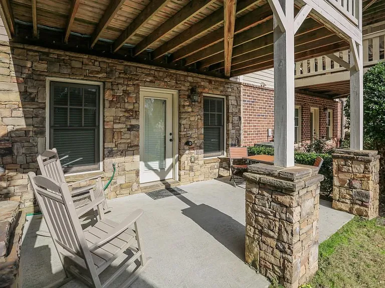 2114 W Village Xing SE — Photo 34
