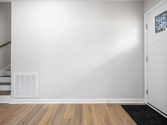 5th image of 822 Southview Cir