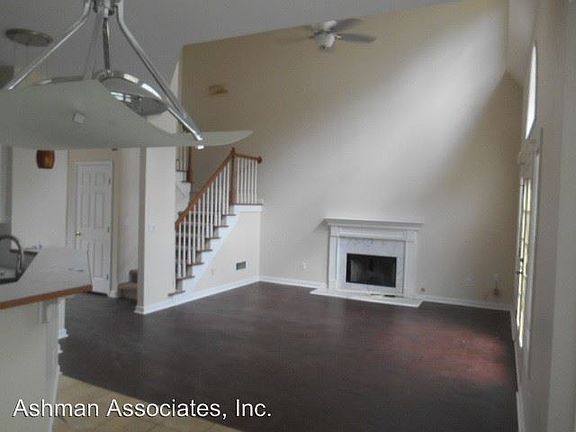 3rd image of 2043 Township Dr