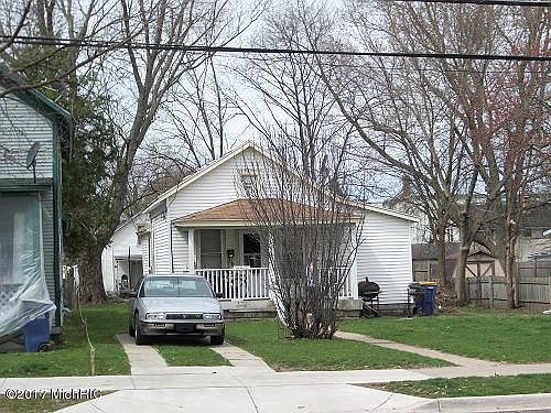 2nd image of 1339 Lafayette Ave NE