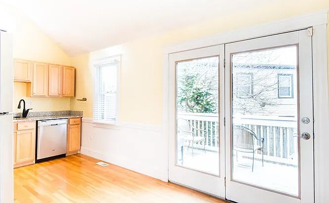 9 G St — Photo 9