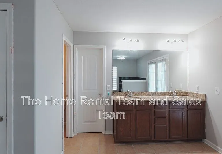 25 Litchfield Dr — Photo 32