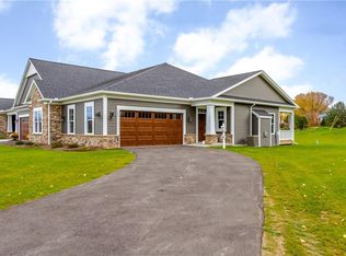 1375 Creeks Edge Dr, Webster, NY 14580
