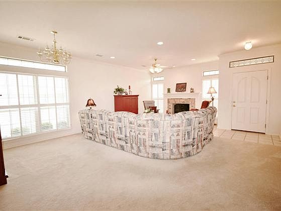 1st image of 625 Mockingbird Pl