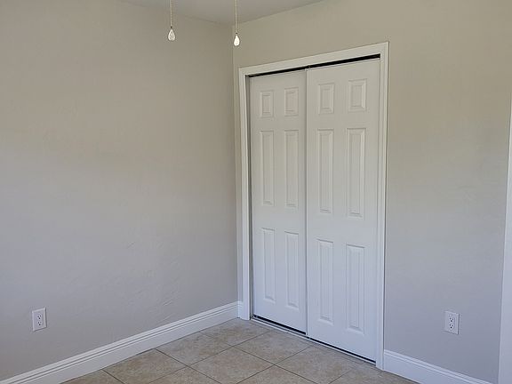 5th image of 3010 SW 2nd Ave