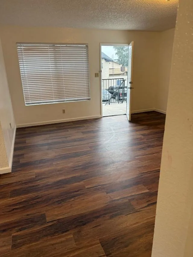 3 bed, 1.5 bath, 1149 sqft, $1,450 — Photo 3