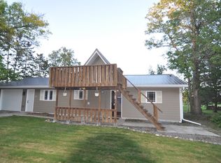 110 Cedar Ct, Warroad, MN 56763