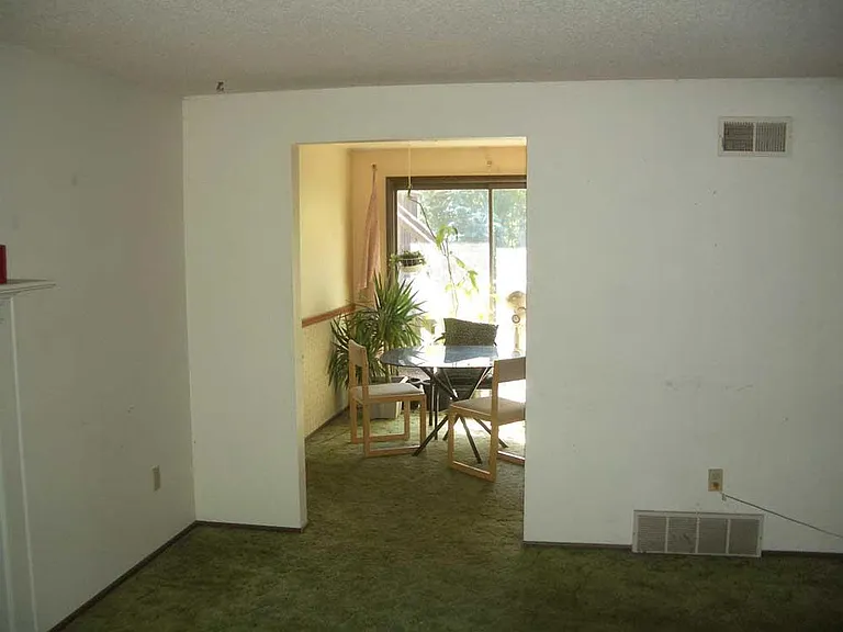 3912 E Hartson Ave — Photo 11