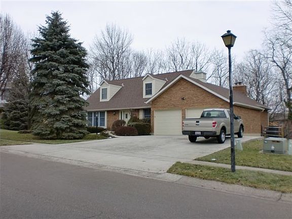 3-car drive way with no curb
