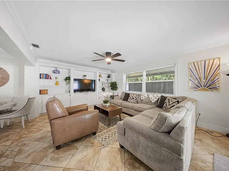 2473 Poinciana St — Photo 37