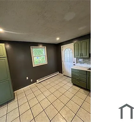 79 Tulip St #1 — Photo 9