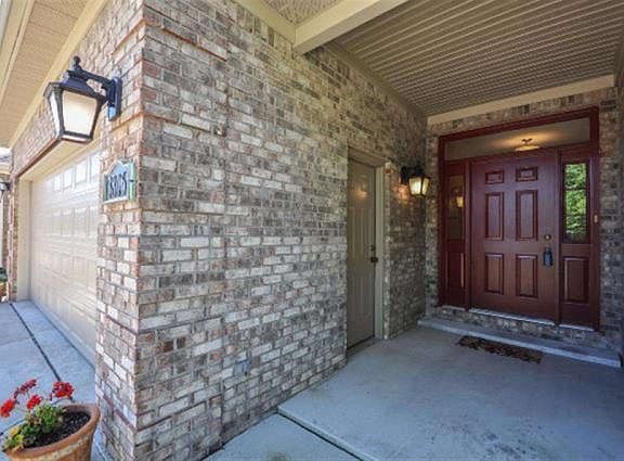 3rd image of 3806 E Regents Cir