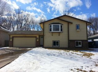 19140 Joseph Curv, Eden Prairie, MN 55346