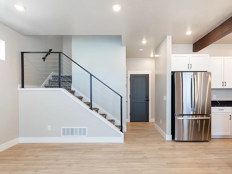 5377 Remington Dr — Photo 12