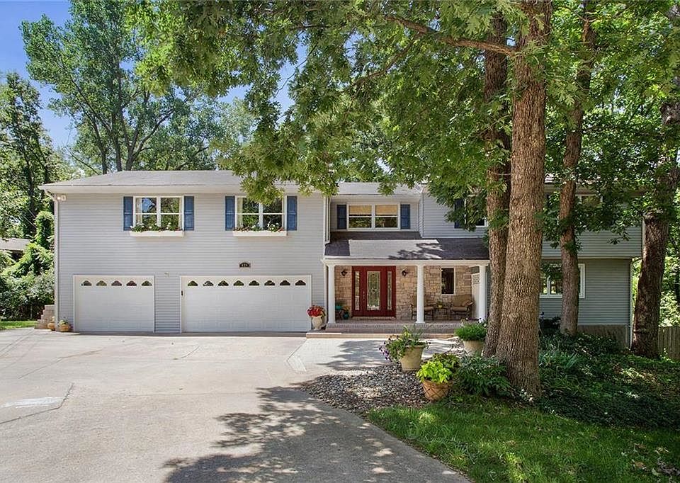1st image of 824 Laurel Dr