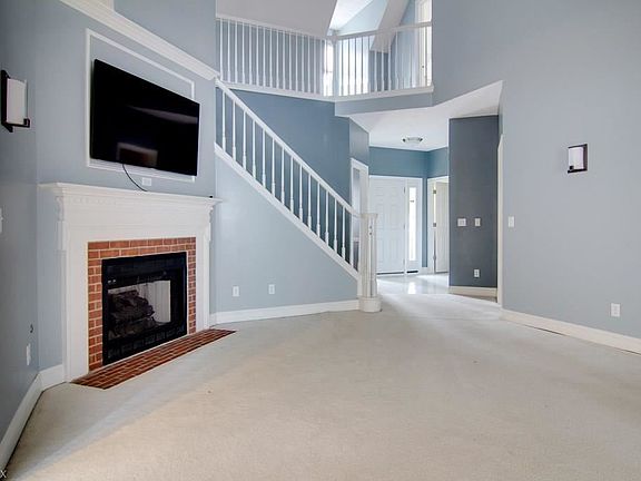 4th image of 8527 Creekside Dr