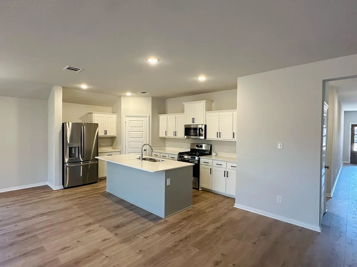 Building Photo - 524 Hickory Ridge Dr