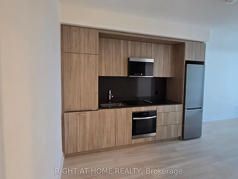 60 Central Park Dr #1707 — Photo 24