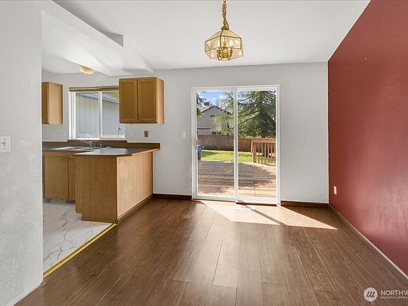 4th image of 8918 1st Street SE