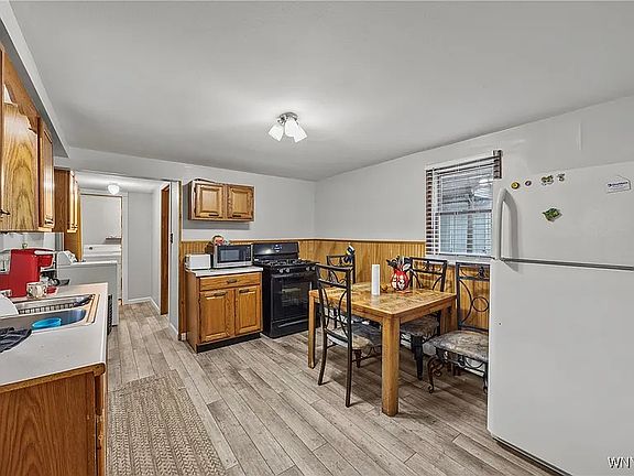 4th image of 210 Weimar St #B