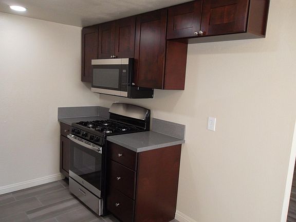 SS Stove, Microwave & Dishwasher