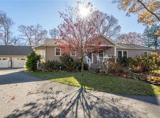 11 Abalone Rd, Saunderstown, RI 02874