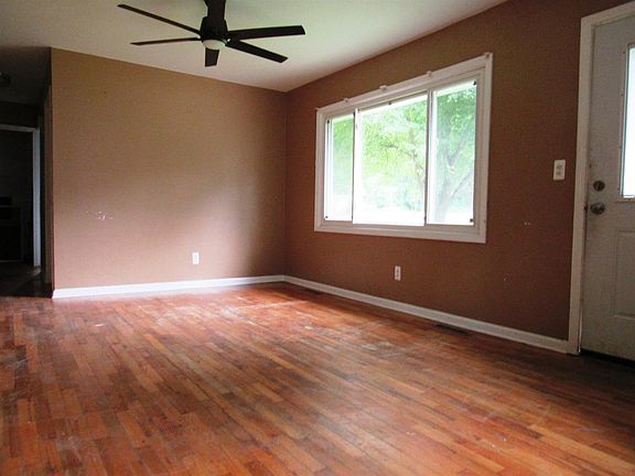2nd image of 428 Elder St