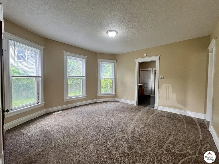 3113 Scottwood Ave — Photo 4