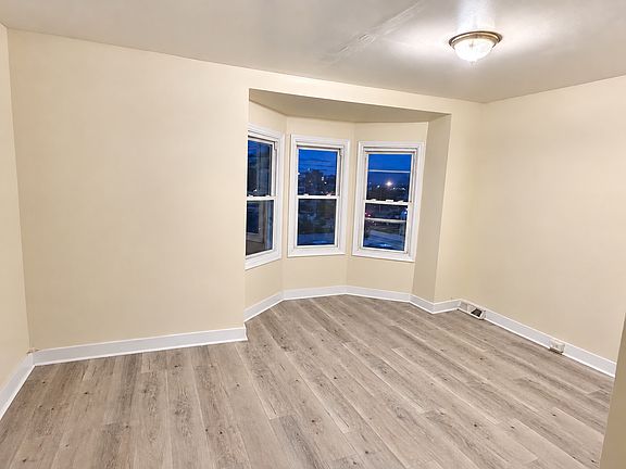 2nd image of 105 N Rodney St