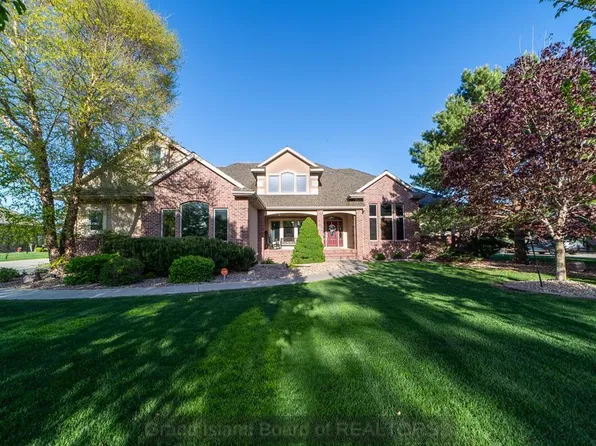 2414 Wicklow Dr, Grand Island, NE 68801