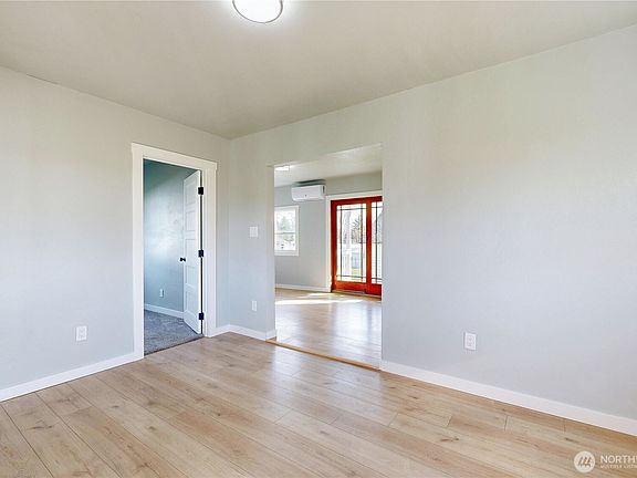 2nd image of 255 College Street