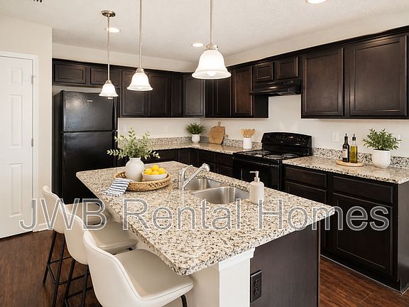 3rd image of 4650 Lenox Ave