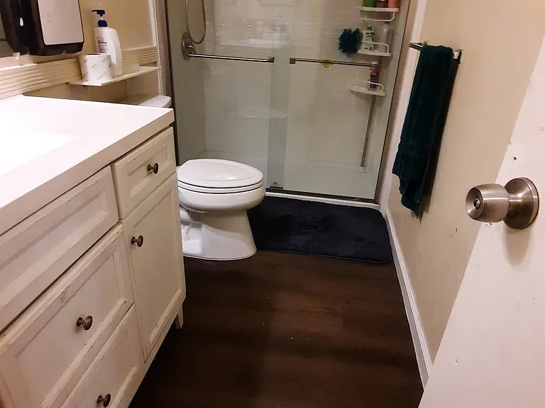 164 S 10th St #10 — Photo 5