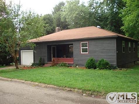 4th image of 21 Carole Ave