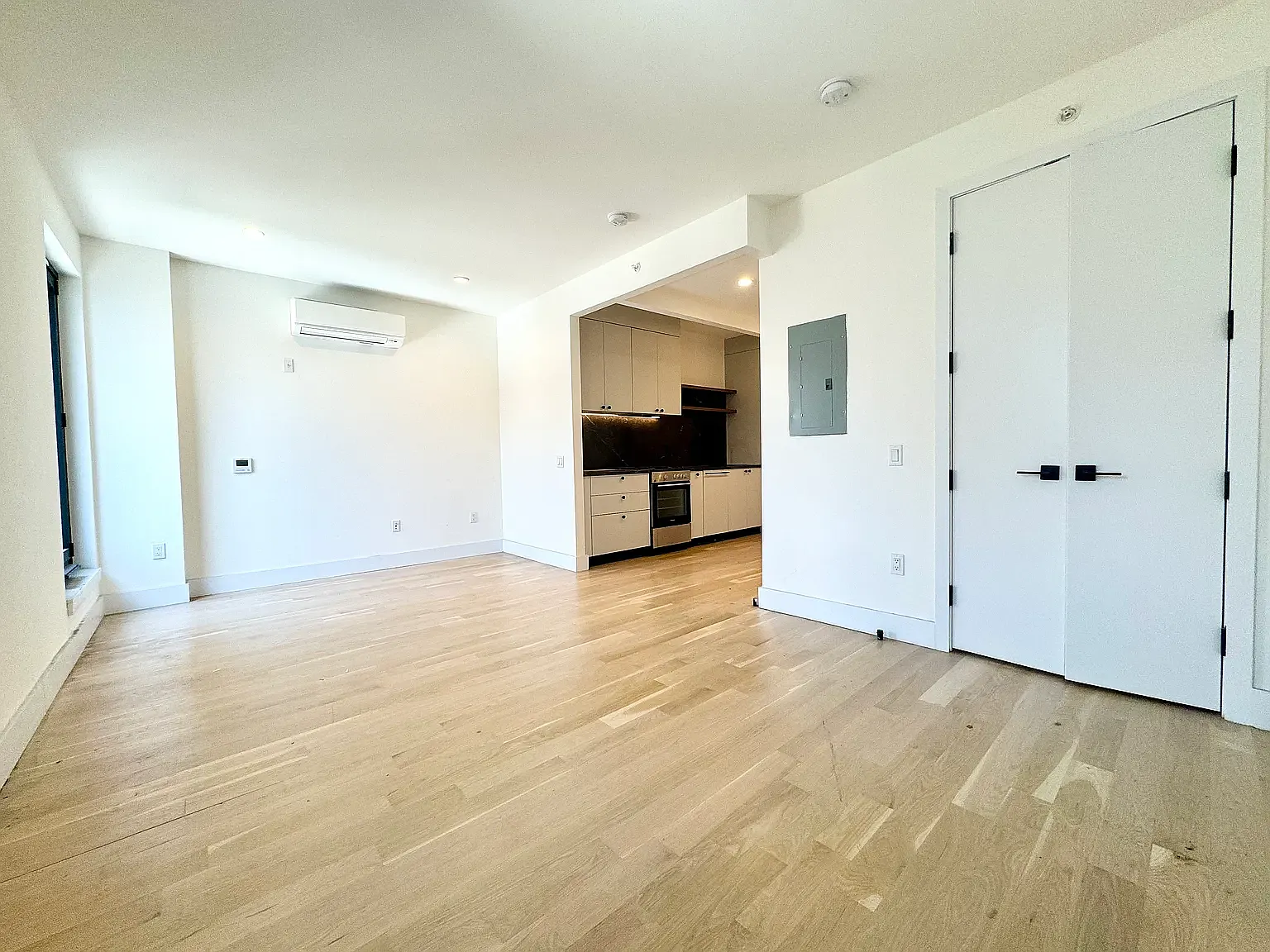 260 Gold Street — Photo 1