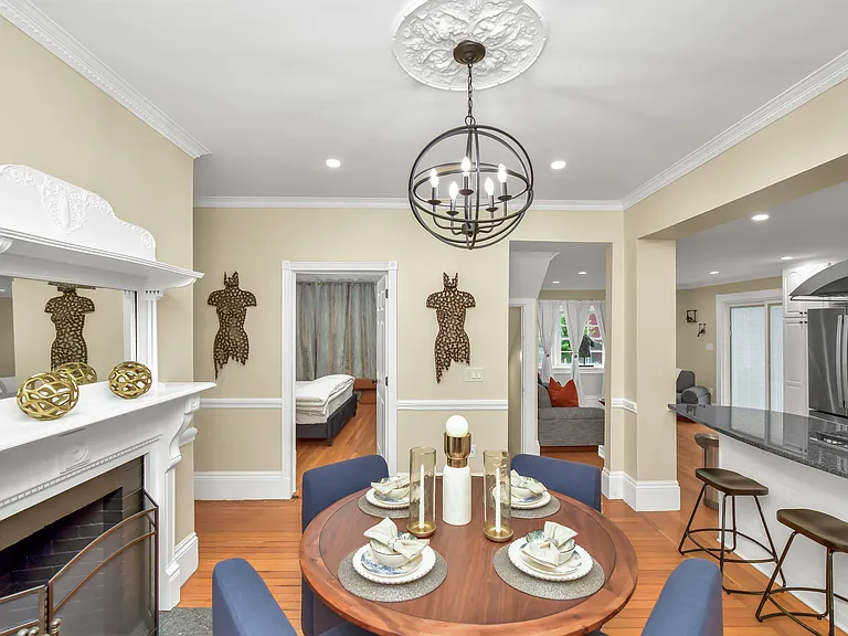 10 Pierce Ave #1 — Photo 2