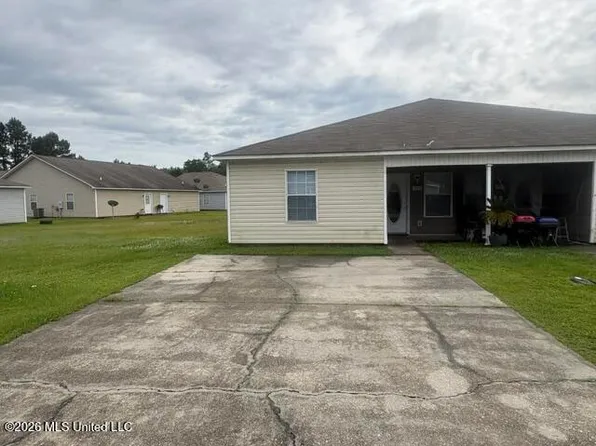17212 Avondale Cir, Diberville, MS 39540