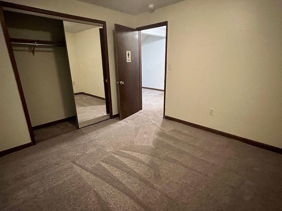 2nd image of 7 11th Ave NW APT 3