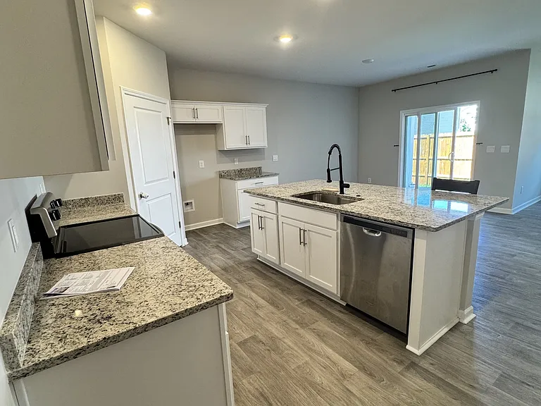 4518 Sandstone Dr — Photo 7