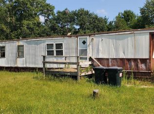 N2406 Meartz Rd, New London, WI 54961